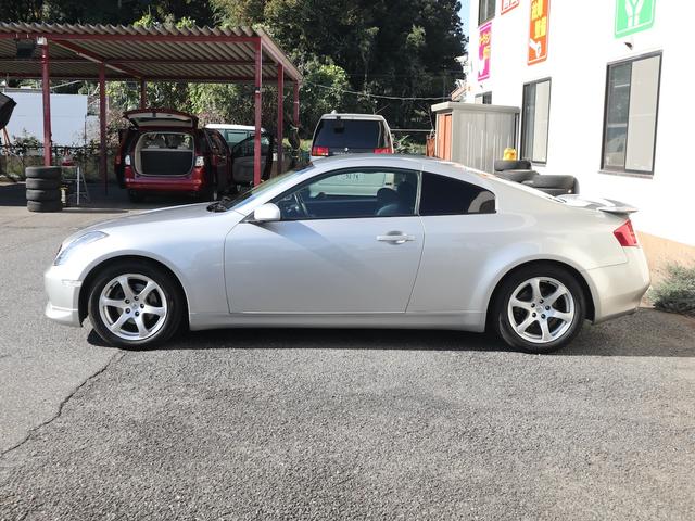 スカイライン ３５０ＧＴ　フロントエアロ　リアスポイラー　純正１７インチアルミ　純正ナビ＆社外ＨＤＤナビ　社外ツイーター／サブウーハー　ＣＤ／ＤＶＤＢＴ／ＴＶ再生　ＥＴＣ　パワーシート　ＨＩＤライト　フォグランプ（50枚目）