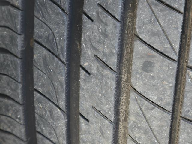 スカイライン ３５０ＧＴ　フロントエアロ　リアスポイラー　純正１７インチアルミ　純正ナビ＆社外ＨＤＤナビ　社外ツイーター／サブウーハー　ＣＤ／ＤＶＤＢＴ／ＴＶ再生　ＥＴＣ　パワーシート　ＨＩＤライト　フォグランプ（56枚目）