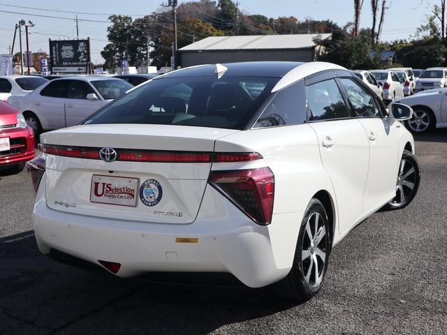 ＭＩＲＡＩ ベースグレード　水素自動車　純正ＳＤナビ　ＣＤ／ＤＶＤ／Ｂｌｕｅｔｏｏｔｈ／ＴＶ再生　バックカメラ　ＥＴＣ　スマートキー　レーダークルコン　黒革シート　全席シートヒーター　ステアリングヒーター　ＬＥＤヘッドライト（7枚目）