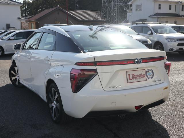 ＭＩＲＡＩ ベースグレード　水素自動車　純正ＳＤナビ　ＣＤ／ＤＶＤ／Ｂｌｕｅｔｏｏｔｈ／ＴＶ再生　バックカメラ　ＥＴＣ　スマートキー　レーダークルコン　黒革シート　全席シートヒーター　ステアリングヒーター　ＬＥＤヘッドライト（8枚目）