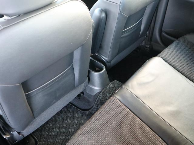 ２０７ シエロ　エアコン　パワステ　パワーウインド　ＡＢＳ　エアバック　純正ＨＤＤナビ　ＣＤ／ＤＶＤ／ＭＳ／ＴＶ再生　ＥＴＣ　キーレス　黒半革シート　ガラスルーフ（32枚目）