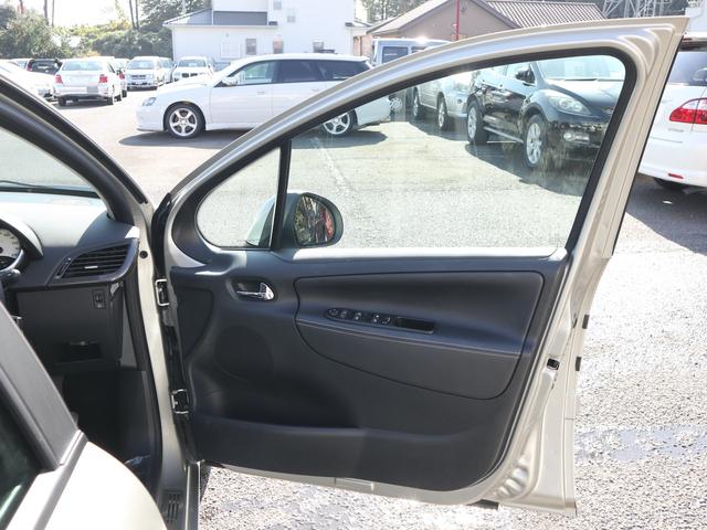 ２０７ シエロ　エアコン　パワステ　パワーウインド　ＡＢＳ　エアバック　純正ＨＤＤナビ　ＣＤ／ＤＶＤ／ＭＳ／ＴＶ再生　ＥＴＣ　キーレス　黒半革シート　ガラスルーフ（33枚目）