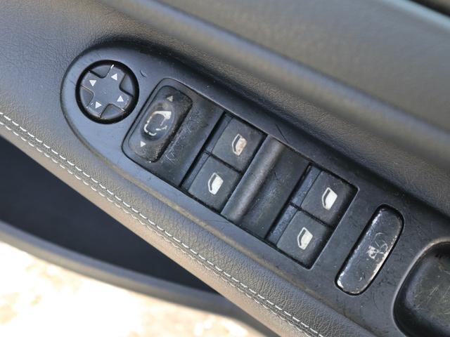 ２０７ シエロ　エアコン　パワステ　パワーウインド　ＡＢＳ　エアバック　純正ＨＤＤナビ　ＣＤ／ＤＶＤ／ＭＳ／ＴＶ再生　ＥＴＣ　キーレス　黒半革シート　ガラスルーフ（34枚目）