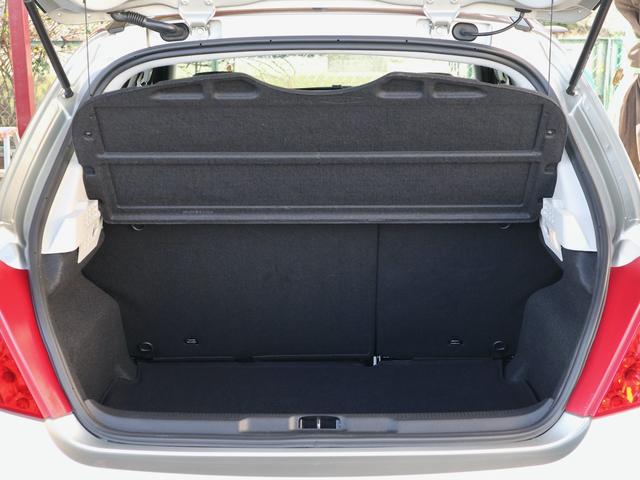 ２０７ シエロ　エアコン　パワステ　パワーウインド　ＡＢＳ　エアバック　純正ＨＤＤナビ　ＣＤ／ＤＶＤ／ＭＳ／ＴＶ再生　ＥＴＣ　キーレス　黒半革シート　ガラスルーフ（38枚目）