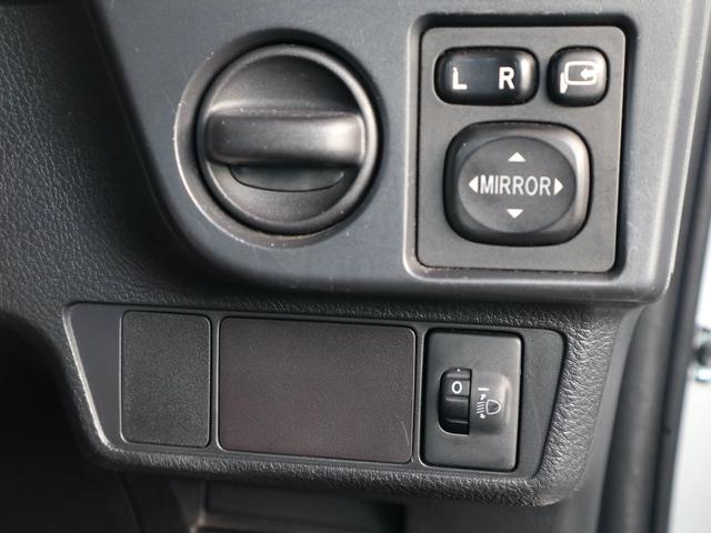 カローラアクシオ １．５Ｘ　教習車　５速ＭＴ　助手席ブレーキ　教習計器　助手席用ミラー　大型ドアバイザー　コーナーポール　フィールダー用１５インチアルミ　中期型（24枚目）