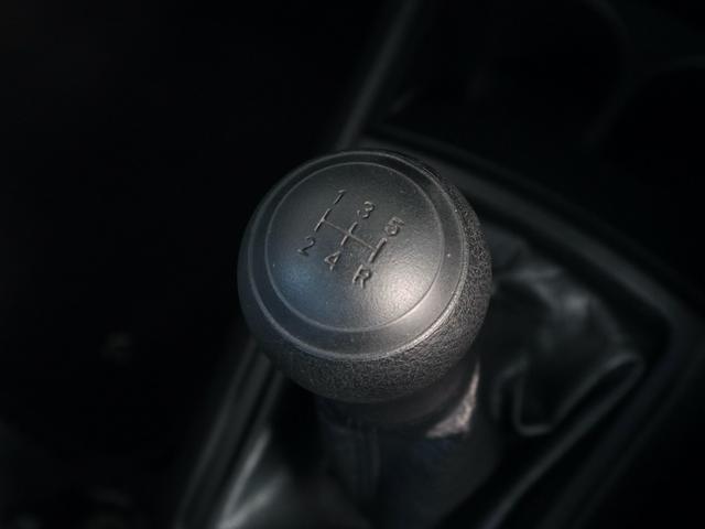 カローラアクシオ １．５Ｘ　教習車　５速ＭＴ　助手席ブレーキ　教習計器　助手席用ミラー　大型ドアバイザー　コーナーポール　フィールダー用１５インチアルミ　中期型（28枚目）