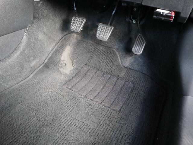 カローラアクシオ １．５Ｘ　教習車　５速ＭＴ　助手席ブレーキ　教習計器　助手席用ミラー　大型ドアバイザー　コーナーポール　フィールダー用１５インチアルミ　中期型（32枚目）