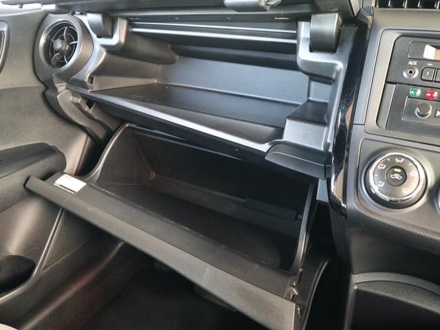 カローラアクシオ １．５Ｘ　教習車　５速ＭＴ　助手席ブレーキ　教習計器　助手席用ミラー　大型ドアバイザー　コーナーポール　中期型（16枚目）