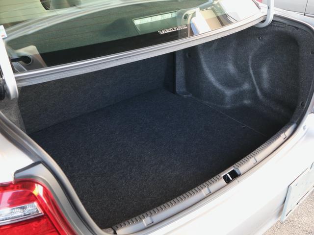 カローラアクシオ １．５Ｘ　教習車　５速ＭＴ　助手席ブレーキ　教習計器　助手席用ミラー　大型ドアバイザー　コーナーポール　中期型（17枚目）