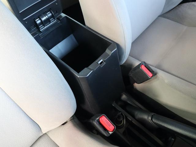 カローラアクシオ １．５Ｘ　教習車　５速ＭＴ　助手席ブレーキ　教習計器　助手席用ミラー　大型ドアバイザー　コーナーポール　中期型（31枚目）