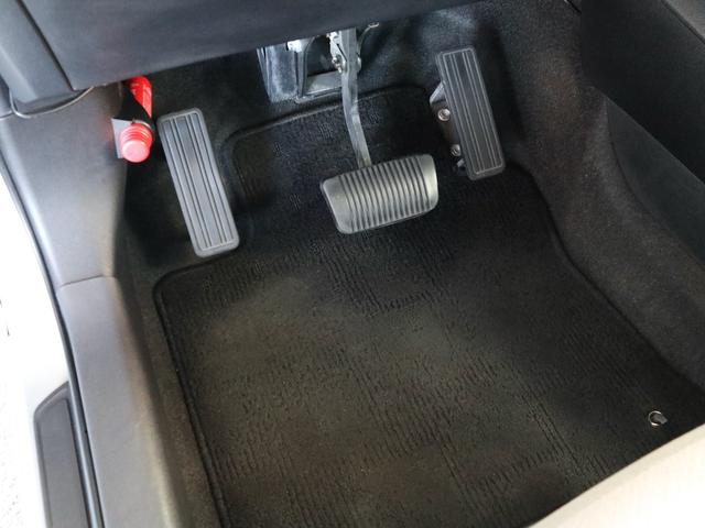 カローラアクシオ １．５Ｘ　教習車　５速ＭＴ　助手席ブレーキ　教習計器　助手席用ミラー　大型ドアバイザー　コーナーポール　中期型（33枚目）