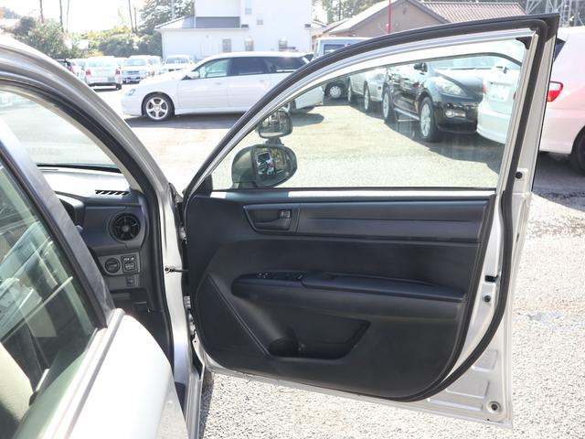 カローラアクシオ １．５Ｘ　教習車　５速ＭＴ　助手席ブレーキ　教習計器　助手席用ミラー　大型ドアバイザー　コーナーポール　中期型（35枚目）