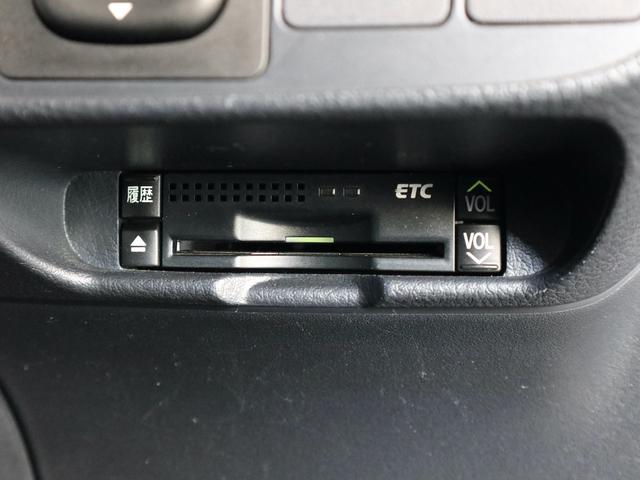 ブレイド Ｇ　フルエアロ　マスター用グリル　ＴＲＤ２本出しマフラー　ストラーダナビ　ＣＤ／ＤＶＤ／ＭＳ／ＢＴ再生　バックカメラ　ＥＴＣ　黒半革シート　パワーシート　スマートキー　ＨＩＤライト　純正１６インチアルミ（20枚目）