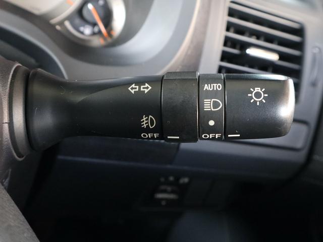 ブレイド Ｇ　フルエアロ　マスター用グリル　ＴＲＤ２本出しマフラー　ストラーダナビ　ＣＤ／ＤＶＤ／ＭＳ／ＢＴ再生　バックカメラ　ＥＴＣ　黒半革シート　パワーシート　スマートキー　ＨＩＤライト　純正１６インチアルミ（24枚目）