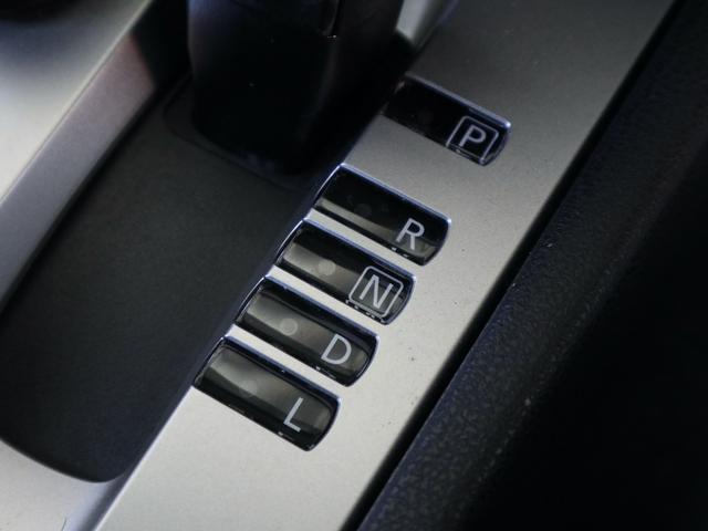 ウイングロード ライダー　専用フルエアロ　大型リアスポイラー　専用１６インチメッキアルミ　ＨＤＤナビ　ＣＤ／ＤＶＤ／ＭＳ／ＴＶ再生　キーレス　６速ＣＶＴパドルシフト　ＨＩＤライト　ワンオーナー（31枚目）