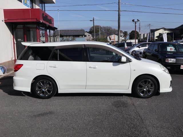 ウイングロード ライダー　専用フルエアロ　大型リアスポイラー　専用１６インチメッキアルミ　ＨＤＤナビ　ＣＤ／ＤＶＤ／ＭＳ／ＴＶ再生　キーレス　６速ＣＶＴパドルシフト　ＨＩＤライト　ワンオーナー（54枚目）