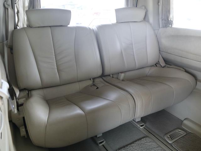 エルグランド ３５０ＸＬ　４ＷＤ　３列シート　７人乗り　両側電動スライドドア　Ｗサンルーフ　純正ナビ　ＣＤ／ＭＤ／ＤＶＤ／ＴＶ再生　バックカメラ　後席モニター　ＥＴＣ　スマートキー　ヒーター付ベージュ革シート　電動リアカーテン（13枚目）