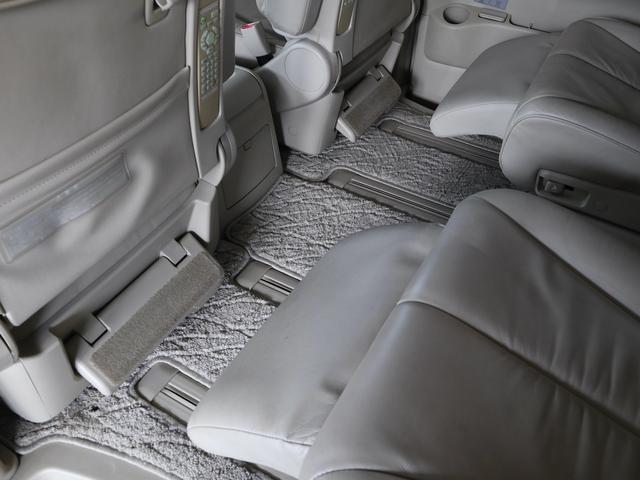 エルグランド ３５０ＸＬ　４ＷＤ　３列シート　７人乗り　両側電動スライドドア　Ｗサンルーフ　純正ナビ　ＣＤ／ＭＤ／ＤＶＤ／ＴＶ再生　バックカメラ　後席モニター　ＥＴＣ　スマートキー　ヒーター付ベージュ革シート　電動リアカーテン（40枚目）