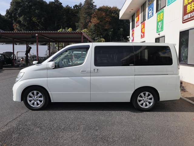 エルグランド ３５０ＸＬ　４ＷＤ　３列シート　７人乗り　両側電動スライドドア　Ｗサンルーフ　純正ナビ　ＣＤ／ＭＤ／ＤＶＤ／ＴＶ再生　バックカメラ　後席モニター　ＥＴＣ　スマートキー　ヒーター付ベージュ革シート　電動リアカーテン（58枚目）