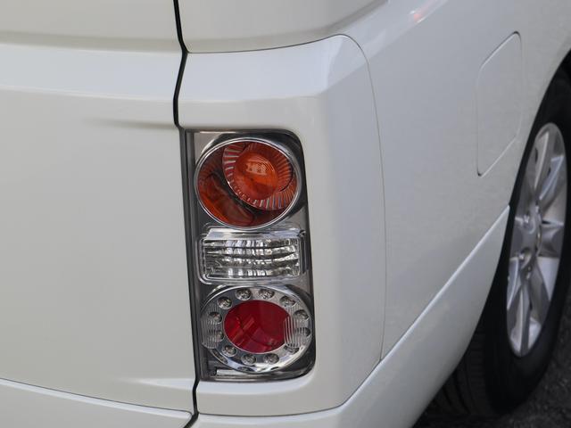 エルグランド ３５０ＸＬ　４ＷＤ　３列シート　７人乗り　両側電動スライドドア　Ｗサンルーフ　純正ナビ　ＣＤ／ＭＤ／ＤＶＤ／ＴＶ再生　バックカメラ　後席モニター　ＥＴＣ　スマートキー　ヒーター付ベージュ革シート　電動リアカーテン（60枚目）