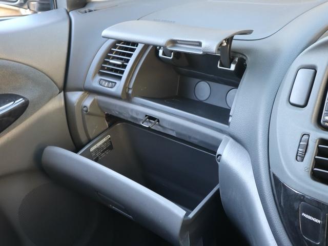 エスティマＴ アエラス　後期型　８人乗り　３列シート　両側スライドドア　純正ＤＶＤナビ　ＭＤ再生　フロント／バックカメラ　キーレス　純正１６インチアルミ　リアスポイラー　ドアバイザー　ＨＩＤライト（18枚目）