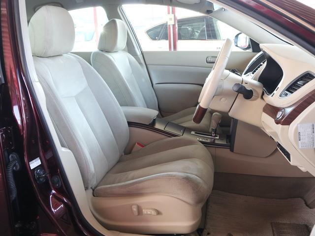 ティアナ ２５０ＸＶ　純正ＨＤＤナビ　ＣＤ／ＤＶＤ／ＭＳ再生　サイド／バックカメラ　ＥＴＣ　スマートキー　ＨＩＤライト　フォグランプ　パワーシート　助手席オットマン　ドアバイザー　純正　インチアルミ（9枚目）