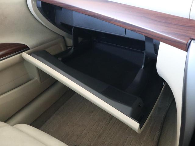 ティアナ ２５０ＸＶ　純正ＨＤＤナビ　ＣＤ／ＤＶＤ／ＭＳ再生　サイド／バックカメラ　ＥＴＣ　スマートキー　ＨＩＤライト　フォグランプ　パワーシート　助手席オットマン　ドアバイザー　純正　インチアルミ（16枚目）