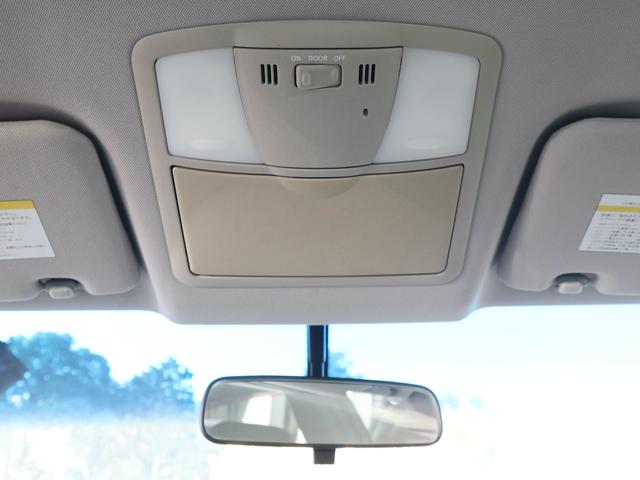 ティアナ ２５０ＸＶ　純正ＨＤＤナビ　ＣＤ／ＤＶＤ／ＭＳ再生　サイド／バックカメラ　ＥＴＣ　スマートキー　ＨＩＤライト　フォグランプ　パワーシート　助手席オットマン　ドアバイザー　純正　インチアルミ（22枚目）