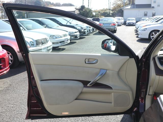 ティアナ ２５０ＸＶ　純正ＨＤＤナビ　ＣＤ／ＤＶＤ／ＭＳ再生　サイド／バックカメラ　ＥＴＣ　スマートキー　ＨＩＤライト　フォグランプ　パワーシート　助手席オットマン　ドアバイザー　純正　インチアルミ（42枚目）