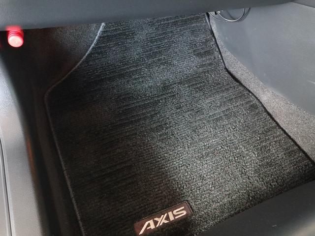 ティアナ アクシス　後期型　アクシス専用外装　専用１７インチアルミ　純正ＤＶＤナビ　ＣＤ再生　バックカメラ　ＥＴＣ　スマートキー　ＨＩＤライト　黒革シート　パワーシート　助手席オットマン　ワンオーナー（34枚目）