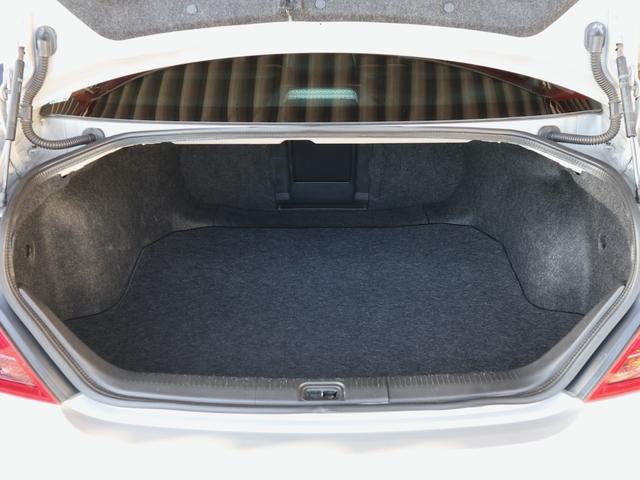 ティアナ アクシス　後期型　アクシス専用外装　専用１７インチアルミ　純正ＤＶＤナビ　ＣＤ再生　バックカメラ　ＥＴＣ　スマートキー　ＨＩＤライト　黒革シート　パワーシート　助手席オットマン　ワンオーナー（41枚目）