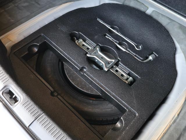 ティアナ アクシス　後期型　アクシス専用外装　専用１７インチアルミ　純正ＤＶＤナビ　ＣＤ再生　バックカメラ　ＥＴＣ　スマートキー　ＨＩＤライト　黒革シート　パワーシート　助手席オットマン　ワンオーナー（42枚目）