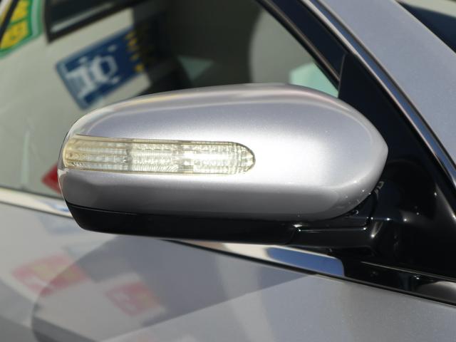 ティアナ アクシス　後期型　アクシス専用外装　専用１７インチアルミ　純正ＤＶＤナビ　ＣＤ再生　バックカメラ　ＥＴＣ　スマートキー　ＨＩＤライト　黒革シート　パワーシート　助手席オットマン　ワンオーナー（54枚目）