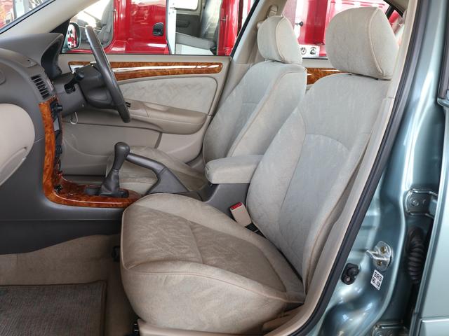 ブルーバードシルフィ １５ｉ　Ｇパッケージ　５速ＭＴ　エアコン　パワステ　パワーウインド　ＡＢＳ　エアバック　キーレス　ドアバイザー　ＣＤ不良　ワンオーナー（10枚目）