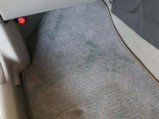 ブルーバードシルフィ １５ｉ　Ｇパッケージ　５速ＭＴ　エアコン　パワステ　パワーウインド　ＡＢＳ　エアバック　キーレス　ドアバイザー　ＣＤ不良　ワンオーナー（34枚目）