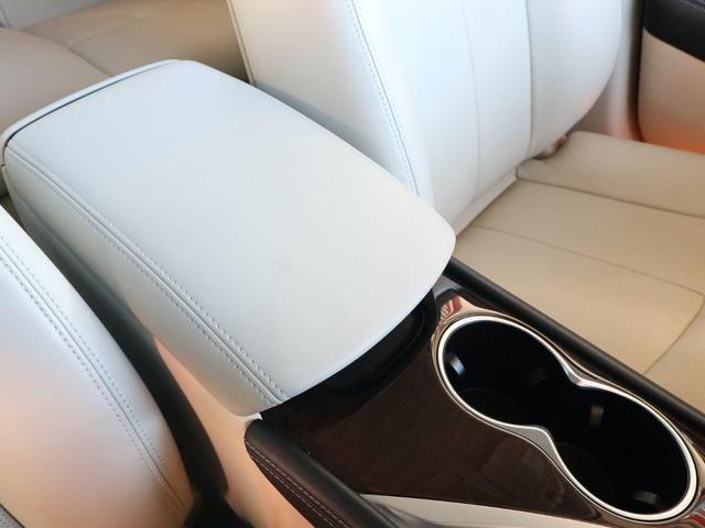 スカイライン 350GT ハイブリッド タイプSP HAGANEブルー ベージュ革内装 本木目パネル アンビエントライト パドルシフト 衝突防止支援 純正ナビ BT/TV再生 全方位カメラ ETC LEDライト 純正19インチアルミ 25年製タイヤ(34枚目)