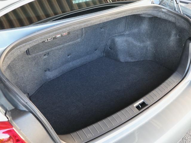 スカイライン 350GT ハイブリッド タイプSP HAGANEブルー ベージュ革内装 本木目パネル アンビエントライト パドルシフト 衝突防止支援 純正ナビ BT/TV再生 全方位カメラ ETC LEDライト 純正19インチアルミ 25年製タイヤ(44枚目)