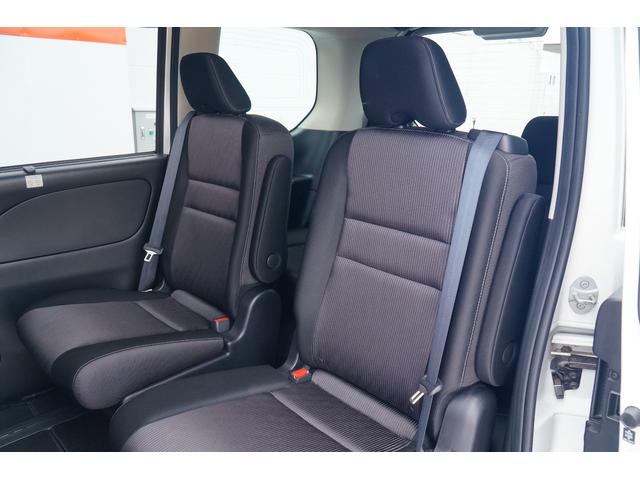 セレナ ｅ－パワー　ハイウェイスターＶ　ワンオーナー　禁煙車　社外メモリーナビ　フルセグ　バックカメラ　Ｂｌｕｅｔｏｏｔｈ　ＥＴＣ　ドラレコ　両側パワースライドドア　レーダーブレーキサポート　クルコン　ハンズフリーオートスライド（20枚目）