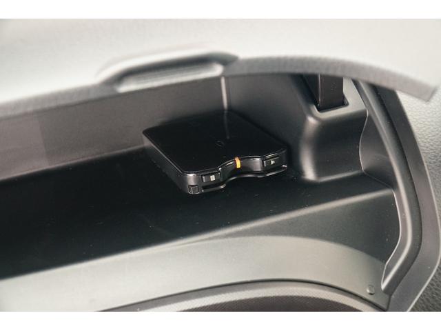 ノア ハイブリッドＧ　ワンオーナー　禁煙車　社外メモリーナビ　フルセグ　バックカメラ　ＥＴＣ　左パワースライド　レーダーブレーキサポート　レーンキープアシスト　シートヒーター　コーナーセンサー　クルコン　ＬＥＤヘッドライト（11枚目）