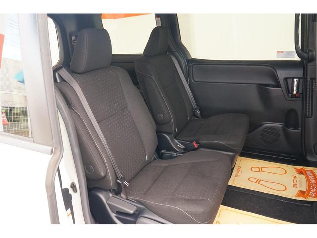 ノア ハイブリッドＧ　ワンオーナー　禁煙車　社外メモリーナビ　フルセグ　バックカメラ　ＥＴＣ　左パワースライド　レーダーブレーキサポート　レーンキープアシスト　シートヒーター　コーナーセンサー　クルコン　ＬＥＤヘッドライト（13枚目）