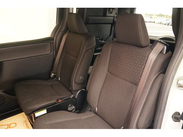 ノア ハイブリッドＧ　ワンオーナー　禁煙車　社外メモリーナビ　フルセグ　バックカメラ　ＥＴＣ　左パワースライド　レーダーブレーキサポート　レーンキープアシスト　シートヒーター　コーナーセンサー　クルコン　ＬＥＤヘッドライト（17枚目）