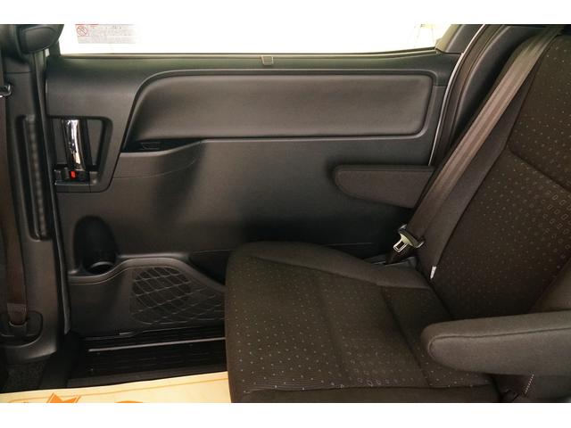 ノア ハイブリッドＧ　ワンオーナー　禁煙車　社外メモリーナビ　フルセグ　バックカメラ　ＥＴＣ　左パワースライド　レーダーブレーキサポート　レーンキープアシスト　シートヒーター　コーナーセンサー　クルコン　ＬＥＤヘッドライト（32枚目）