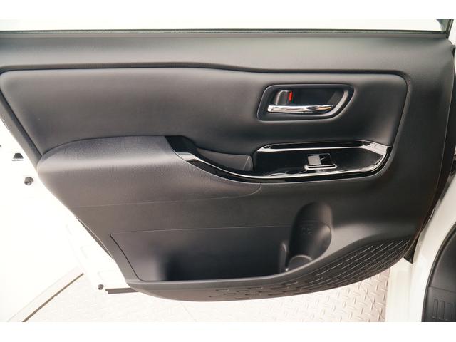 ノア ハイブリッドＧ　ワンオーナー　禁煙車　社外メモリーナビ　フルセグ　バックカメラ　ＥＴＣ　左パワースライド　レーダーブレーキサポート　レーンキープアシスト　シートヒーター　コーナーセンサー　クルコン　ＬＥＤヘッドライト（36枚目）