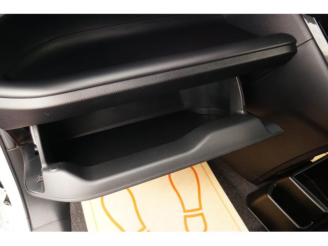 ノア ハイブリッドＧ　ワンオーナー　禁煙車　社外メモリーナビ　フルセグ　バックカメラ　ＥＴＣ　左パワースライド　レーダーブレーキサポート　レーンキープアシスト　シートヒーター　コーナーセンサー　クルコン　ＬＥＤヘッドライト（39枚目）