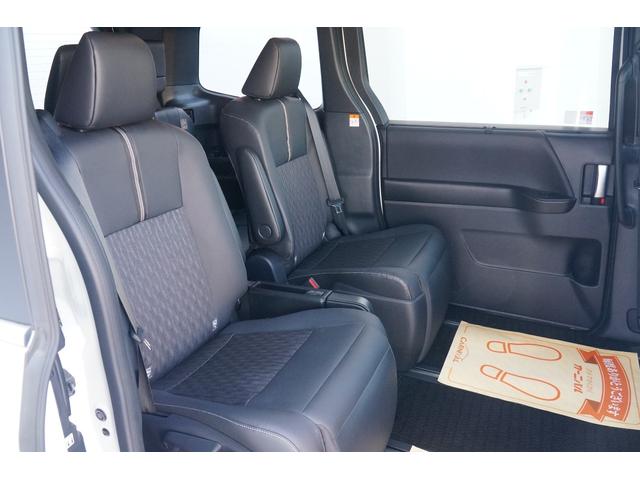 ノア Ｓ－Ｚ　ワンオーナー　禁煙車　純正ワイドナビ　フルセグ　バックカメラ　ＢＬＵＥＴＯＯＴＨ　ＣＤ　ＤＶＤ　ＥＴＣ２．０　ドラレコ　電動パーキングブレーキ　レーダークルーズコントロール　シートヒーター（12枚目）