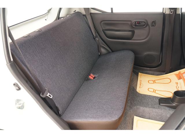足元広々の後部座席！ゆったりくつろげます