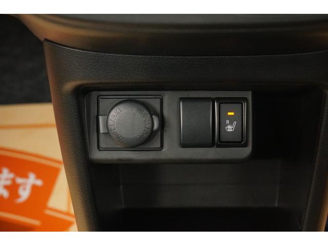 冬に大活躍のシートヒーター付！