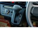 インパネシフトなので運転席と助手席間のウォークスルーが容易で、センターコンソール周りを広く使えてシフトレバーの視認性と操作性が高いのが特徴です!