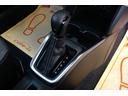 フロアシフトは運転操作に集中しやすいので誤操作が少なく運転中の操作に馴染みやすいのが特徴です！