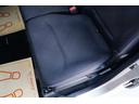 いろいろ便利な助手席下収納もついています!